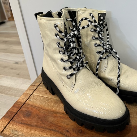 White combat boots - Picture 2 of 3